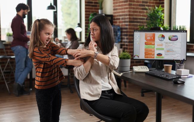 Як правильно реагувати на істерику дитини: психологи поділились алгоритом дій