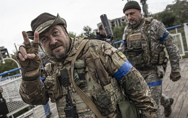 ВСУ показали сбитие двух вражеских самолетов Су-25 на Донбассе (видео)