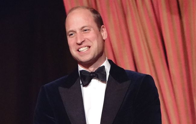 "32 роки потому". Принц Вільям відтворив своє різдвяне фото з принцесою Діаною