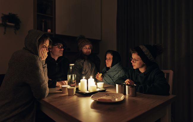 Світло вимикають не за графіком? У п'яти областях перевірять роботу обленерго