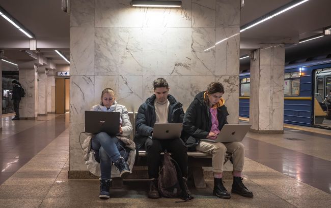 До 18 часов без света: как работают графики и чем они отличаются в Киеве