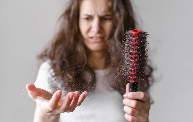 Чому насправді волосся випадає, не росте, ламається і як зберегти шевелюру