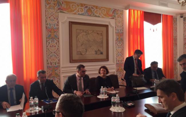 Україна закликала Вишеградську четвірку засудити агресію Росії у Азовському морі