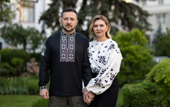 Тризуб, БТРи та скандал із косовороткою. Як змінювались вишиванки Зеленського