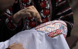 О чем "говорят" украинские вышиванки: скрытые смыслы цветов и орнаментов