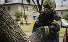 Опасный шторм отступает: что известно о количестве жертв и последствиях непогоды в Украине