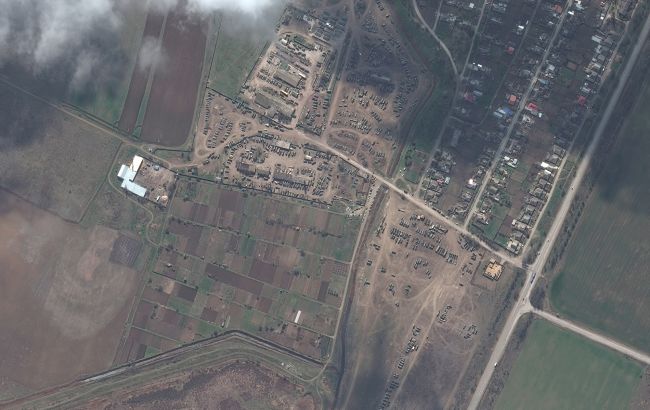 Російські війська за два місяці повністю спустошили військовий склад у Криму (фото)