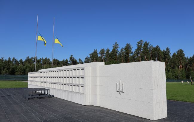 Військові розкритикували рішення Верховного суду щодо Національного меморіального кладовища