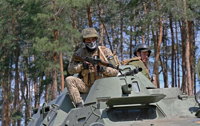 Украинские военные захватили исправные танк и четыре бронемашины противника, - ОК "Юг"