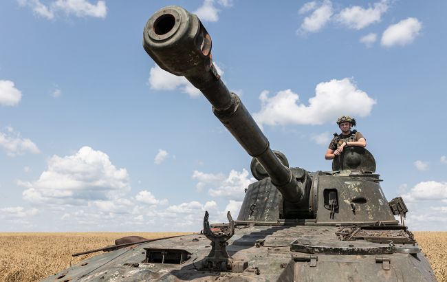 Украинские военные уничтожили российский самоходный миномет "Тюльпан" (видео)