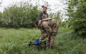 Секрет українських перемог: NYT розкрив систему, яка керує тисячами дронів