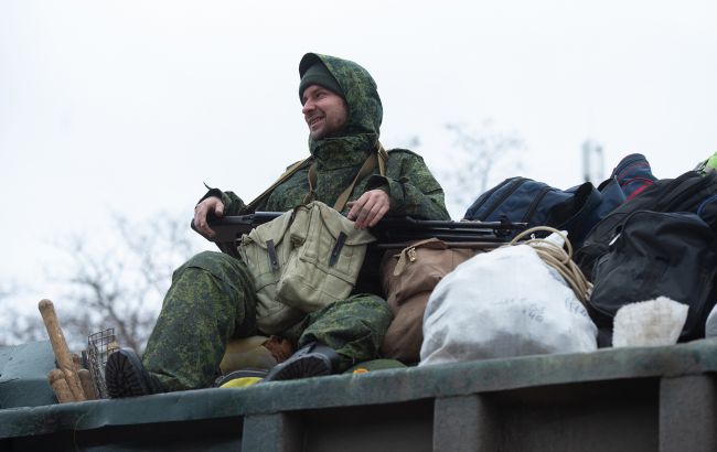 Россияне захватывают пустые дома и используют украинскую символику в оккупации