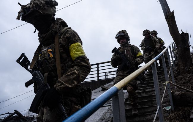 В течение суток украинские защитники отбили десять атак врага на Донбассе