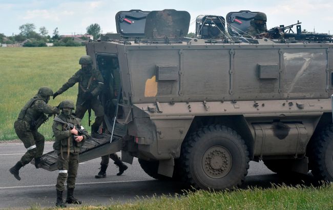 Российские оккупанты начали эвакуацию коллаборантов из Новой Каховки
