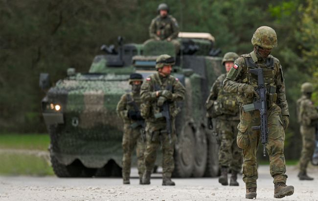 Министр обороны Польши приказал перебросить дополнительных солдат на границу с Беларусью