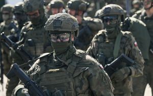 У Польщі пройшов наймасштабніший парад із демонстрацією передової авіації НАТО