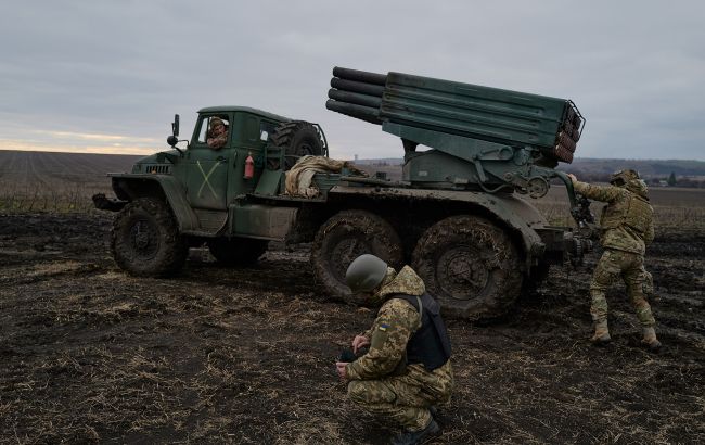 ЗСУ посилили вогонь біля Сватового, а окупанти "забули" про наступ на півдні: карти боїв