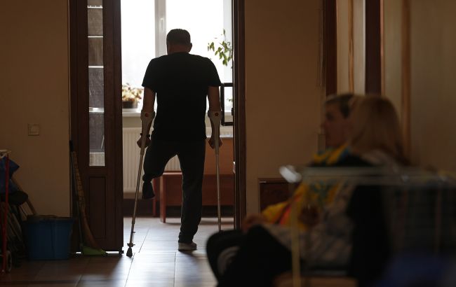 Кто из инвалидов в Украине нуждается в постороннем уходе: разъяснение Минздрава