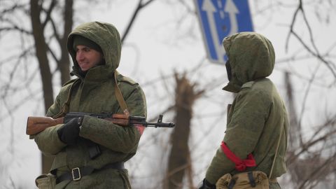 Командиры РФ силой гонят солдат в "мясные" штурмы: ГУР обнародовало перехват