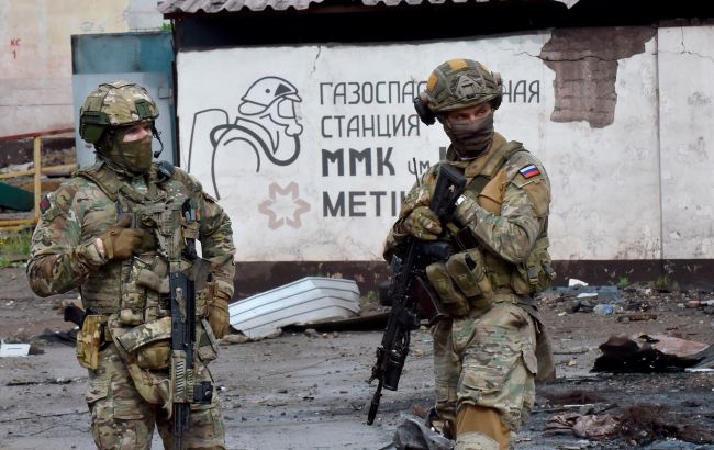 В Херсоне российские военные и офицеры ФСБ устроили стрельбу в кафе, есть погибшие