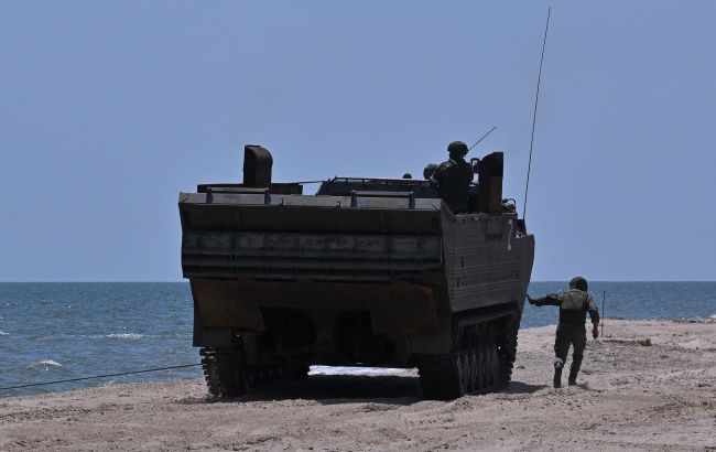 Оккупанты снова перебрасывают технику из Мариуполя: куда именно