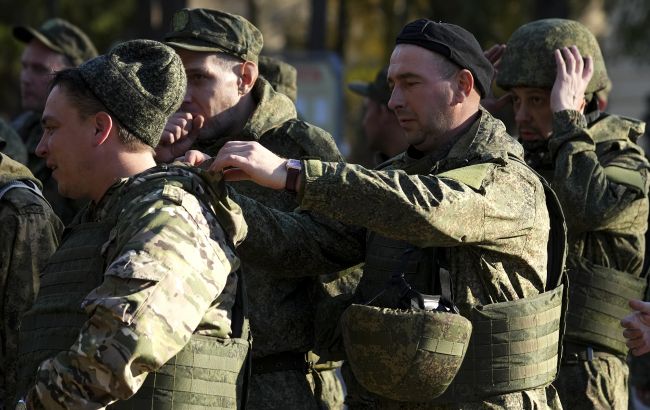 Кадровые военные РФ в Луганской области существенно не вливают на ход боевых действий, - ОВА