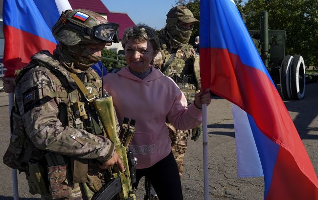 У Донецькій області росіяни погрожують звільненням тим, хто не матиме паспорта РФ до весни