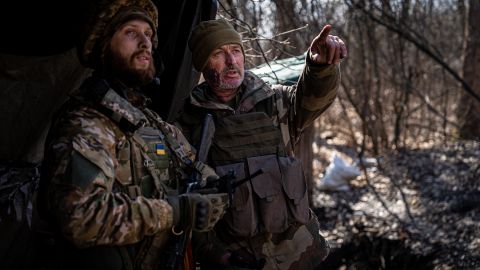 В Бахмуті прикордонники мінометами "демілітаризували" штурмову групу росіян (відео)