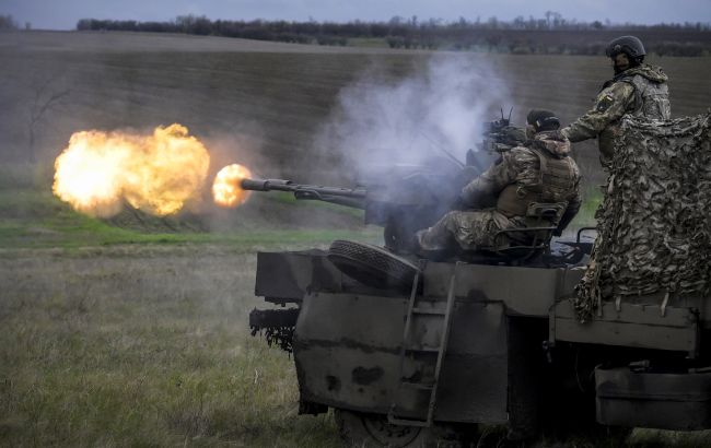 Украинские военные уничтожили две пушки россиян (видео)