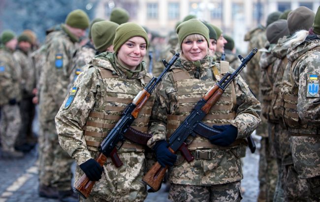 Чи підпадають зараз під мобілізацію жінки: що кажуть у ЗСУ