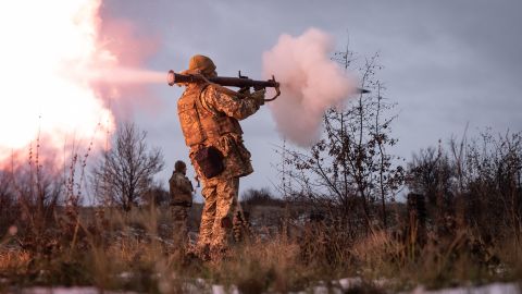 Враг пытается проникнуть в Дроновку и обойти позиции ВСУ по дороге Северск-Закитное