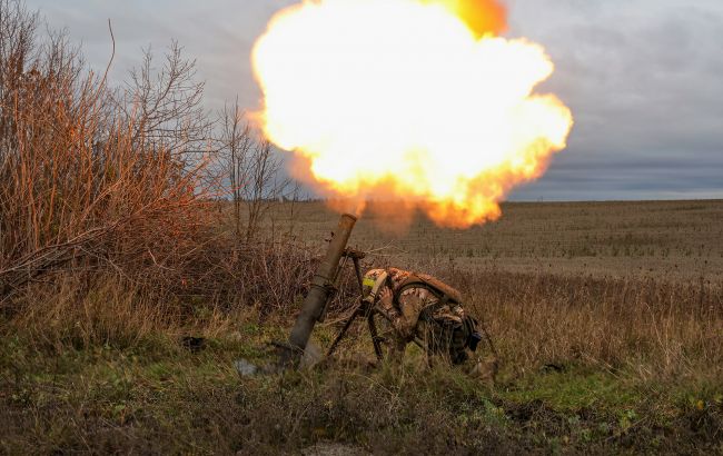 В ВСУ показали, как украинская артиллерия "крошит" вражескую технику на Донбассе