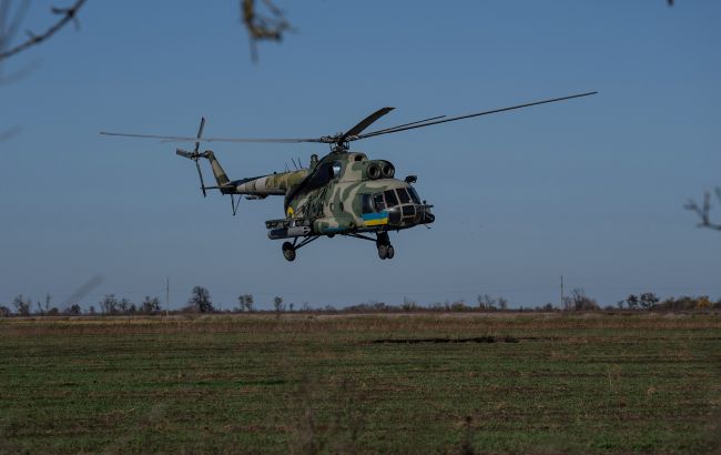 Українські вертолітники показали, як "привітали" росіян з Вербною неділею