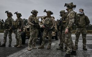 У Франції відкрили вогонь по дронах над базою атомних підводних човнів, - ЗМІ