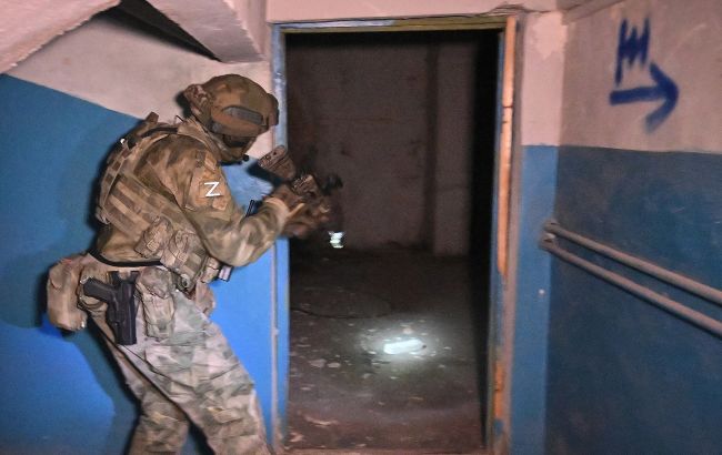 Окупанти тримають у підвалах 7 викрадених мешканців Каховської громади (фото)