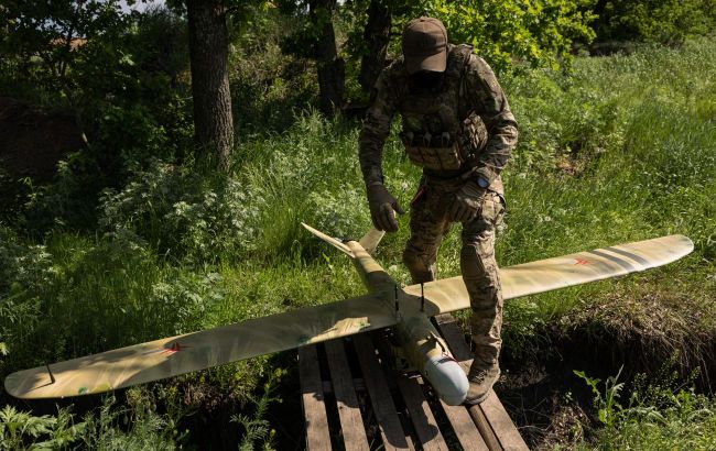Дрони СБС уразили 10 електропідстанцій, 6 суден "тіньового флоту" і базу ФСБ (відео)