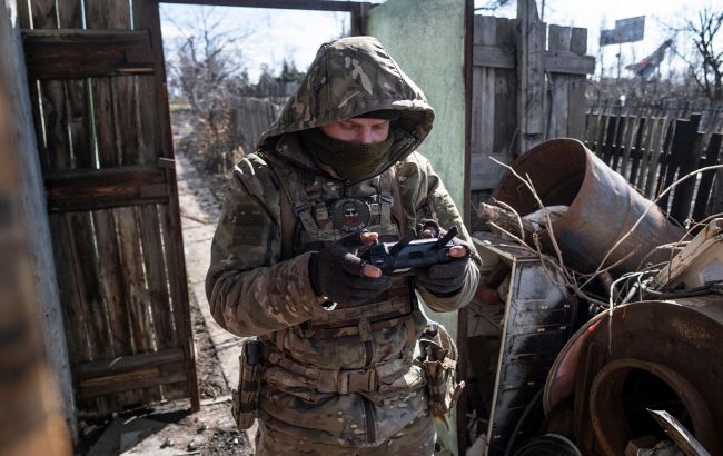 Пограничники в Харьковской области с помощью FPV-дрона уничтожили двух оккупантов (видео)