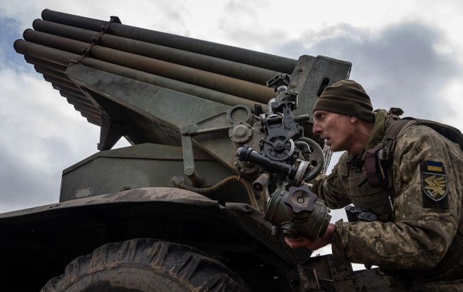 Українські військові знищили ворожий склад боєприпасів (відео)
