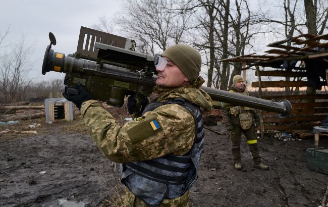 РФ пытается наступать на Донбассе, а ВСУ сбили вражеский Су-25, - Генштаб