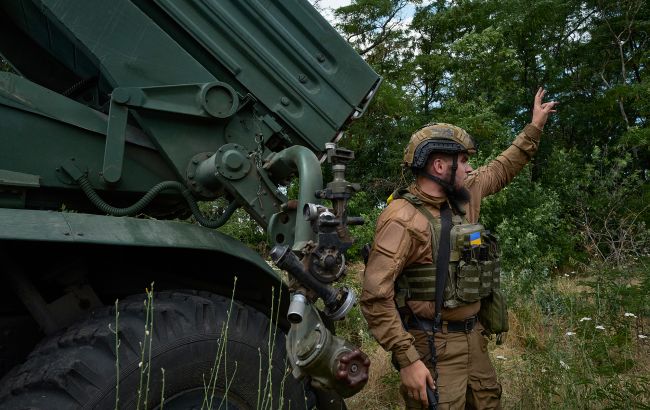 Українські військові посилили вогневий контроль Каховського мосту