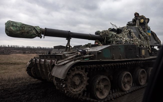 Українські артилеристи атакували позиції РФ та знищили ворожу піхоту (відео)