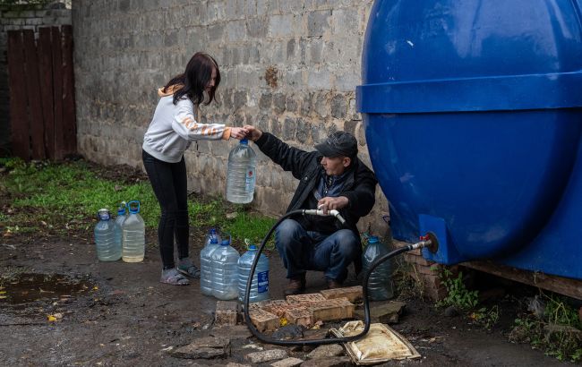 Где набрать и сколько хранить: как подготовиться к перебоям с водой