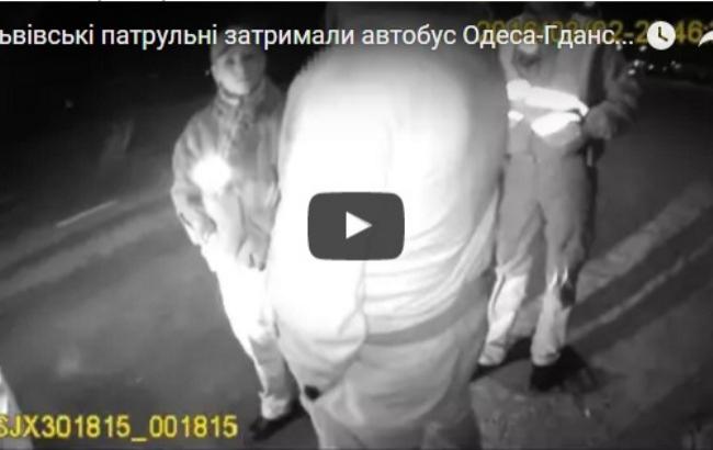 Полиция Львовщины остановила международный автобус с пьяными водителями