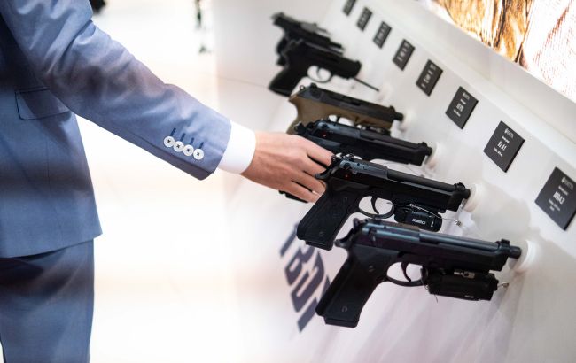 В МВД рассказали, сколько украинцы подали заявлений на владение оружием