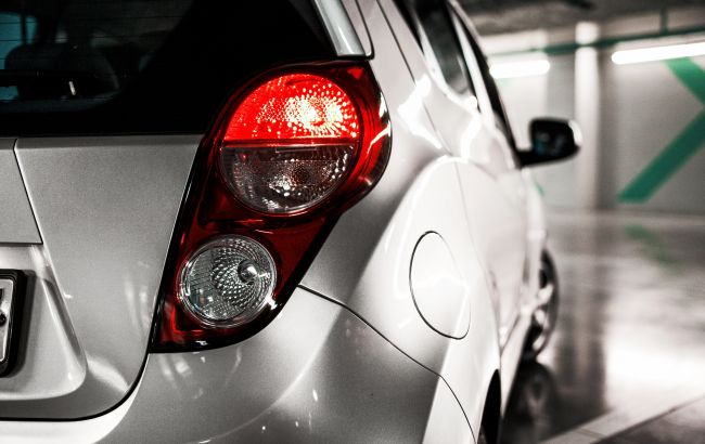 Коли потрібно вмикати покажчик повороту: роз’яснення для водіїв