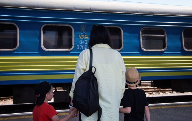 Билеты к морю. "Укрзализныця" запускает дополнительный поезд в Одессу