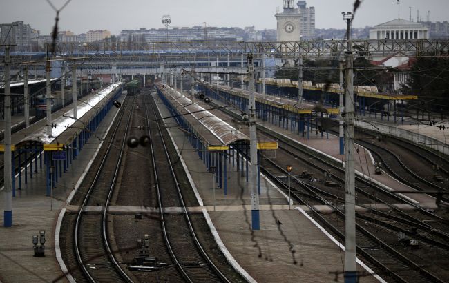 У Криму зупиняють залізничне сполучення: що стало причиною