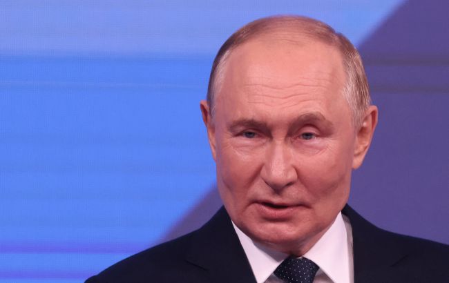 Путін побачив західну загрозу в Арктиці та "посилює бойові можливості"