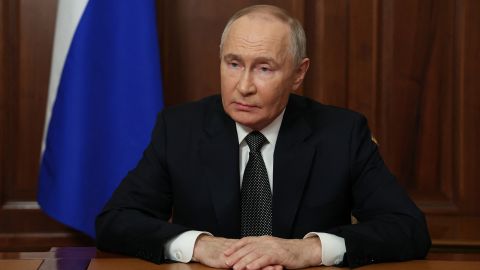 Трамп призвал Путина сохранить жизни украинских военных: что ответил диктатор