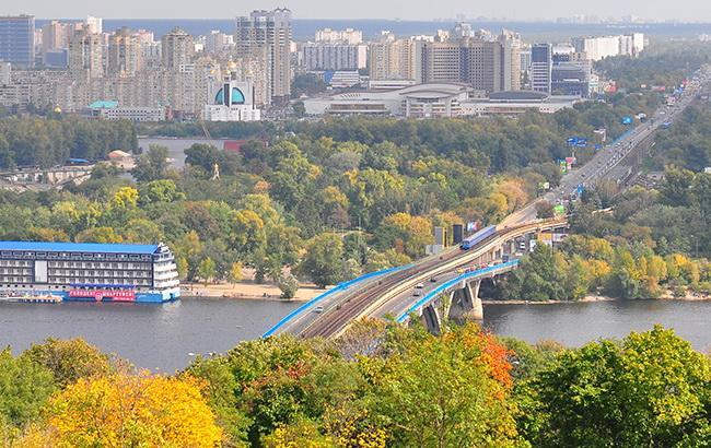 В Киеве сегодня сохранится высокий уровень загрязнения воздуха